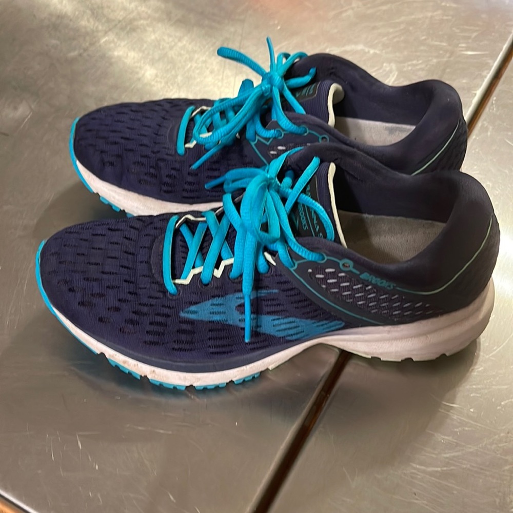 Brooks Ravenna 9 shoes